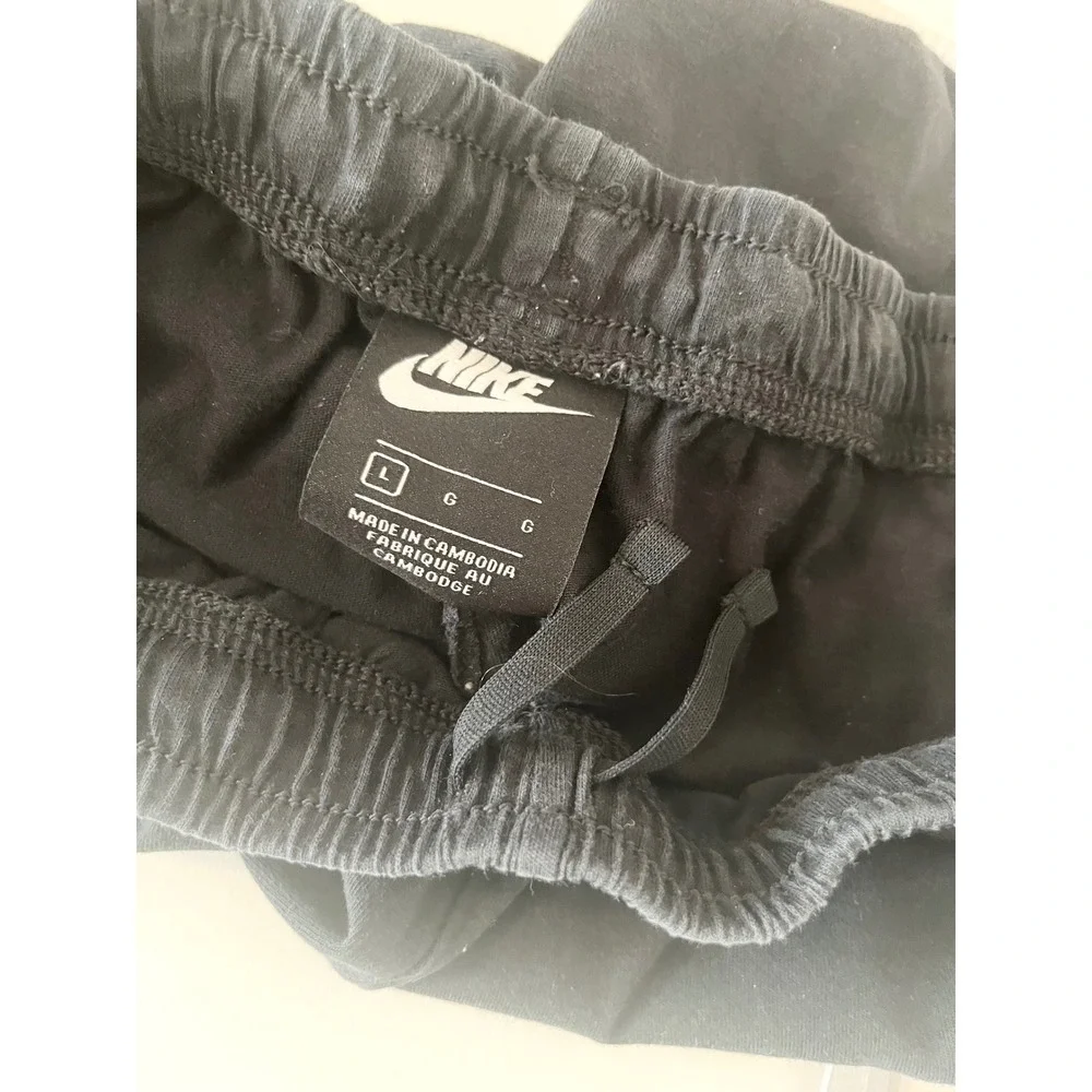 Nike Kids Black Athletic Shorts White Trim Elastic Waist‎ Drawstring